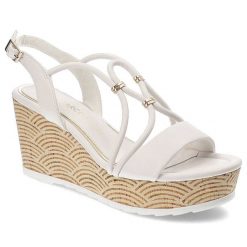 Białe Sandały Marco Tozzi Eleganckie Obuwie Damskie Na Koturnie. Białe klapki damskie Marco Tozzi, bez wzorów, z materiału, eleganckie, bez obcasa, na koturnie. Za 239.00 zł.