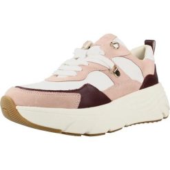 Buty GEOX D DIAMANTA Rose. Czerwone obuwie sportowe damskie Geox, bez wzorów, z tkaniny, na fitness i siłownię. Za 371.99 zł.