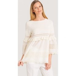 SWETER Twinset. Białe swetry damskie Twinset, l, z aplikacjami, z dzianiny, bez kołnierzyka, bez ramiączek, bez kaptura. Za 527.40 zł.