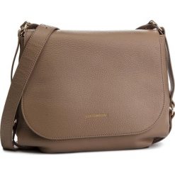Torebka COCCINELLE - DS5 Alpha E1 DS5 15 01 01 Taupe N75. Brązowe listonoszki damskie Coccinelle, ze skóry. Za 1,399.90 zł.