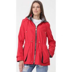 Czerwona Dwustronna Kurtka Perusal. Czerwone kurtki damskie Born2be, xl, bez wzorów. Za 159.99 zł.
