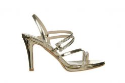 Sandały Bayla-187 587-1123 Gold 22 187042, Złoty, Skóra ekologiczna - 36. Żółte sandały damskie Bayla, bez wzorów, z lakierowanej skóry, bez obcasa, bez zapięcia. W wyprzedaży za 116.10 zł.