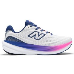 Buty damskie New Balance Infinion 1080 v15 W10801L7 – białe. Białe obuwie sportowe damskie New Balance, bez wzorów, do biegania. Za 849.99 zł.