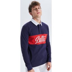 Koszulka polo z kontrastowym kołnierzykiem - Granatowy. Koszulki polo męskie marki Cropp. Za 69.99 zł.