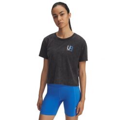Koszulka damska Under Armour Graphic. Czarne t-shirty damskie Under Armour, bez wzorów, eleganckie, bez kołnierzyka. Za 222.50 zł.