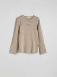 Sweter z bawełny - beżowy. Brązowe swetry przez głowę męskie Reserved, l, bez wzorów, z bawełny, bez kołnierzyka. W wyprzedaży za 49.99 zł.