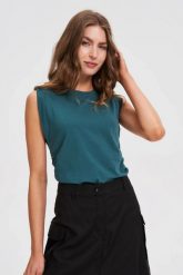 Top z bawełny zielony. Zielone bluzki damskie MOODO, l, bez wzorów, z bawełny, bez kołnierzyka, bez ramiączek. Za 49.99 zł.