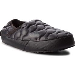 Kapcie THE NORTH FACE - Thermoball Traction Mule IV T993IFYWY Shiny Tnf Black/Beluga Grey. Kapcie damskie marki Tommy Hilfiger. W wyprzedaży za 149.00 zł.