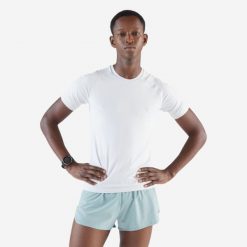 Koszulka do biegania męska Kiprun 500 Comfort Slim. Czarne koszulki sportowe męskie KIPRUN, m, bez wzorów, z elastanu, bez kołnierzyka, bez ramiączek, do biegania. Za 89.99 zł.