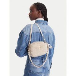 Torebka Guess. Białe torebki do ręki damskie Guess, z aplikacjami, klasyczne, bez dodatków. Za 264.99 zł.