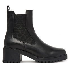 Botki Tamaris. Czarne botki damskie Tamaris, bez obcasa, na słupku, bez zapięcia. Za 469.99 zł.
