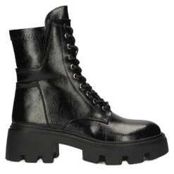 Stylowe Błyszczące Botki Filippo Black czarne. Czarne botki damskie na zimę, ze skóry ekologicznej, eleganckie, bez obcasa, na obcasie, bez zapięcia. W wyprzedaży za 114.38 zł.