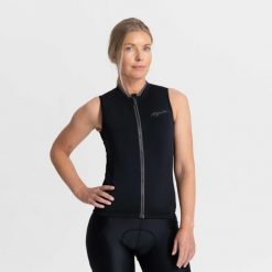 Koszulka rowerowa damska bez rękawów Rogelli Essential. Czerwone koszulki sportowe damskie Rogelli, l, bez wzorów, bez kołnierzyka, bez ramiączek, rowerowe. Za 214.00 zł.