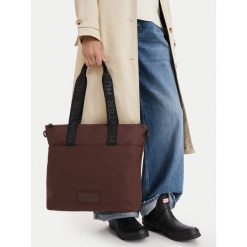 Torebka Hunter. Brązowe torebki do ręki damskie Hunter, bez wzorów, bez dodatków. Za 229.99 zł.