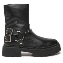 Botki Steve Madden. Czarne botki damskie Steve Madden, bez obcasa, na płaskiej podeszwie, bez zapięcia. Za 659.99 zł.