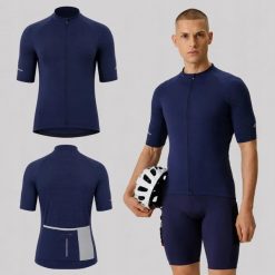 KOSZULKA ROWEROWA 4F MĘSKA KOLARSKA T-SHIRT SZYBKOSCHNĄCY. Niebieskie koszulki sportowe męskie 4f, m, bez wzorów, z dresówki, biznesowe, bez kołnierzyka. Za 179.99 zł.