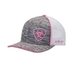 Damska czapka typu trucker Ariat Offset Shield. Czerwone czapki i kapelusze damskie Ariat, bez wzorów, sportowe. Za 227.00 zł.