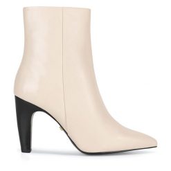 Botki GINO ROSSI. Botki damskie Gino Rossi, bez obcasa, na słupku, bez zapięcia. Za 399.99 zł.