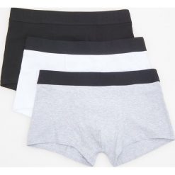 3 pack bokserek - Czarny. Czarne bokserki męskie Reserved. Za 59.99 zł.