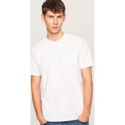 T-shirt z bawełny organicznej - Biały. T-shirty damskie marki Giacomo Conti. W wyprzedaży za 29.99 zł.