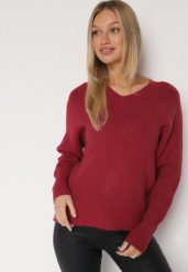 Bordowy Sweter z Domieszką Kaszmiru z Dekoltem w Serek Feralaine. Czerwone swetry damskie Born2be, bez wzorów, z jeansu, eleganckie, bez kołnierzyka, bez ramiączek, bez kaptura. Za 109.99 zł.