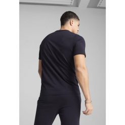 Męska koszulka PUMA Class z grafiką PUMA New Navy Blue. Niebieskie buty sportowe męskie Puma, z gumy, bez zapięcia, na fitness i siłownię. Za 85.99 zł.