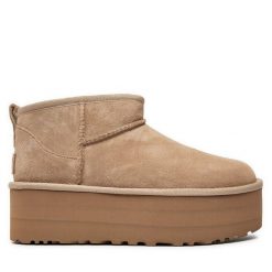 Śniegowce Ugg. Brązowe śniegowce i trapery damskie UGG. Za 819.99 zł.