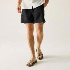 Męskie spodenki kąpielowe Mackleyna. Czarne kąpielówki męskie Regatta, m, bez wzorów, z poliesteru. Za 168.00 zł.