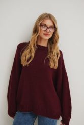 Sweter oversize z bufiastym rękawem w kolorze MARSALA - RIVERO-UNI. Swetry damskie Marsala, na lato, bez wzorów, z wełny, bez kołnierzyka, bez ramiączek, bez kaptura. W wyprzedaży za 99.96 zł.