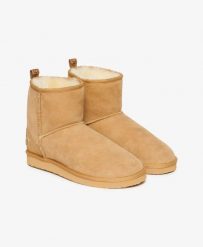 Superdry zamszowe botki szarpowe do kostki – LIGHT TAN. Brązowe botki damskie Superdry., ze skóry, bez obcasa, bez zapięcia. Za 580.30 zł.