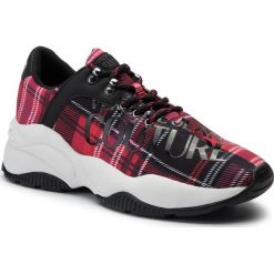 Sneakersy VERSACE JEANS COUTURE - E0YUBSI8 71197 500/899. Czerwone półbuty na co dzień męskie Versace Jeans Couture, z jeansu, klasyczne, bez zapięcia. Za 799.00 zł.