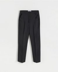 Spodnie w kant z bawełną - czarny. Czarne spodnie materiałowe damskie Reserved, l, bez wzorów, z bawełny. W wyprzedaży za 79.99 zł.