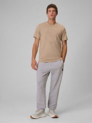 4F T-shirt regular z nadrukiem męski - beżowy S. Brązowe koszulki sportowe męskie 4f, m, bez wzorów, z bawełny, bez kołnierzyka, bez ramiączek, trekkingowe. Za 69.99 zł.