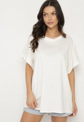 Biały T-shirt z Wiskozą o Kroju Nietoperza Tanariona. Białe bluzki damskie Born2be, bez wzorów, z jeansu, bez kołnierzyka, bez ramiączek. Za 69.99 zł.