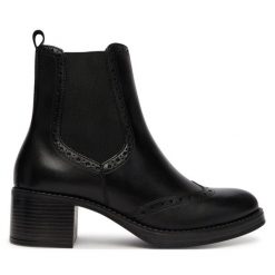 Botki Tamaris. Czarne botki damskie Tamaris, bez obcasa, na słupku, bez zapięcia. Za 469.99 zł.