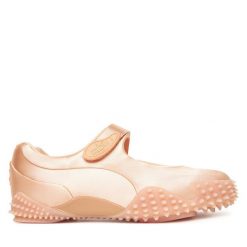 Półbuty Puma. Czerwone półbuty damskie Puma, bez wzorów, bez obcasa, na płaskiej podeszwie, bez zapięcia. Za 399.99 zł.