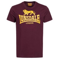 T-shirt o klasycznym kroju Lonsdale Logo. Czerwone t-shirty męskie Lonsdale, m, bez wzorów, z bawełny, klasyczne, bez kołnierzyka. Za 119.50 zł.