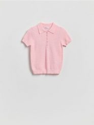 Dzianinowa bluzka - pastelowy róż. Czerwone bluzki damskie Reserved, l, w ażurowe wzory, z dzianiny, klasyczne, bez kołnierzyka, bez ramiączek. Za 129.99 zł.