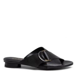 Klapki QUAZI. Czarne klapki damskie QUAZI, bez wzorów, bez obcasa. Za 209.99 zł.