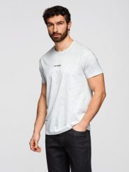 Męska koszulka bawełniana z nadrukiem na całej powierzchni i "ombre" na klatce piersiowej - biała V2 - Rozmiar: S. Białe t-shirty męskie Ombre Clothing, m, bez wzorów, z bawełny, bez kołnierzyka. Za 149.99 zł.