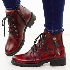 Czerwone zimowe Polskie botki damskie Galant 3343. Czerwone botki damskie Galant, na jesień, z dzianiny, eleganckie, z okrągłym noskiem, bez obcasa, bez zapięcia. Za 499.00 zł.