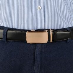 Pasek męski skórzany 3,5 cm klamra automatyczna Beltimore czarny 03-578 : Kolory - czarny, Rozmiar pasków - r.105-120 cm. Czarne paski damskie bez wzorów, ze skóry, wizytowe. Za 64.99 zł.
