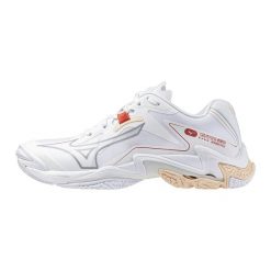 Buty siatkarskie damskie Mizuno Wave Lightning Z8. Białe obuwie sportowe damskie Mizuno, bez wzorów, z materiału, do siatkówki, mizuno wave. W wyprzedaży za 565.50 zł.