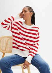 Sweter boxy z dzianiny w ażurowy wzór. Niebieskie swetry damskie bonprix, w ażurowe wzory, z dzianiny, bez kołnierzyka, bez ramiączek, bez kaptura. Za 49.99 zł.