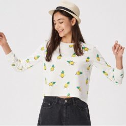 Bluza z nadrukiem allover - Kremowy. Bluzy damskie Sinsay. W wyprzedaży za 19.99 zł.
