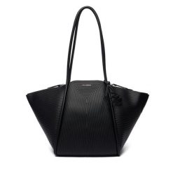 Torebka KARL LAGERFELD. Czarne torebki do ręki damskie KARL LAGERFELD, bez wzorów, klasyczne, bez dodatków. Za 1,199.00 zł.