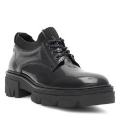 Oxfordy Badura. Czarne półbuty damskie Badura, bez wzorów, bez obcasa, bez zapięcia. Za 379.99 zł.