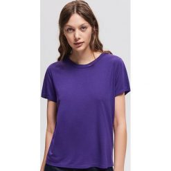 T-shirt basic - Fioletowy. T-shirty damskie marki Reserved. W wyprzedaży za 14.99 zł.
