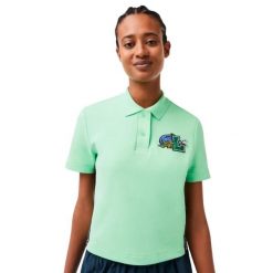 Koszulka damska Lacoste Holiday Regular Fit Organic Cotton Polo. Zielone koszulki sportowe damskie Lacoste, l, z aplikacjami, z bawełny, bez kołnierzyka, bez ramiączek, na golfa. Za 387.00 zł.
