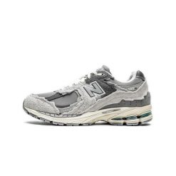 Buty do chodzenia dla dorosłych New Balance 2002R Protection Pack Rain Cloud. Białe obuwie sportowe damskie New Balance, bez wzorów, z materiału, tenisowe, Inne modele. Za 841.70 zł.